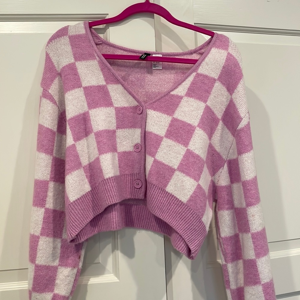 Divided pink checkered sweater cardigan